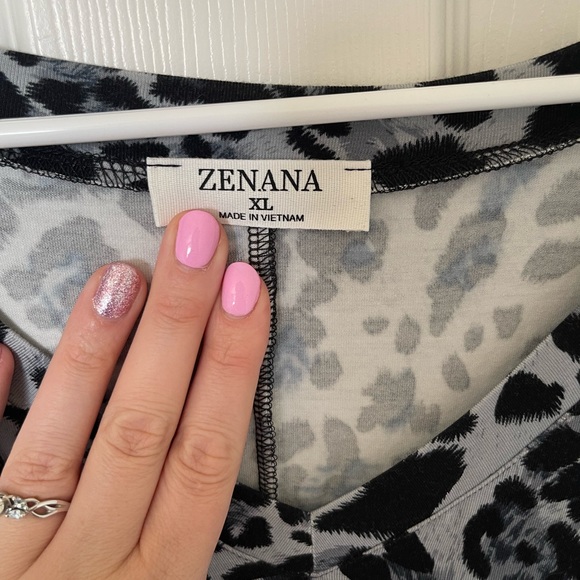Zenana | Tunic Blouse | Black and White Leopard Print | Size XL - Picture 3 of 9